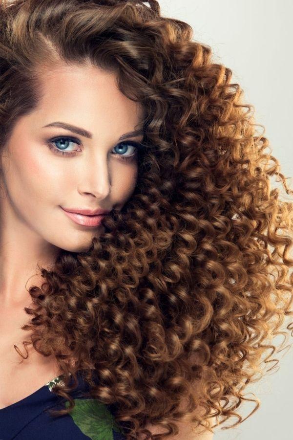 How to Tame Frizzy Hair - Nutree Cosmetics